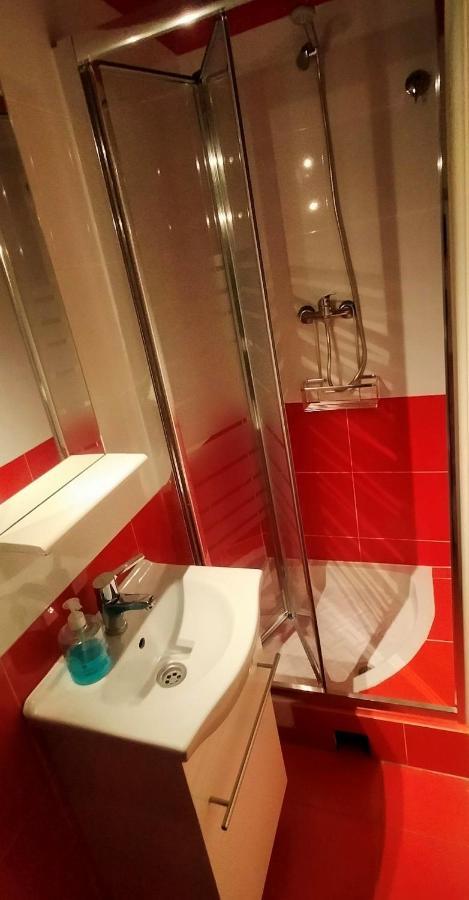 מדריד Single Rooms מראה חיצוני תמונה