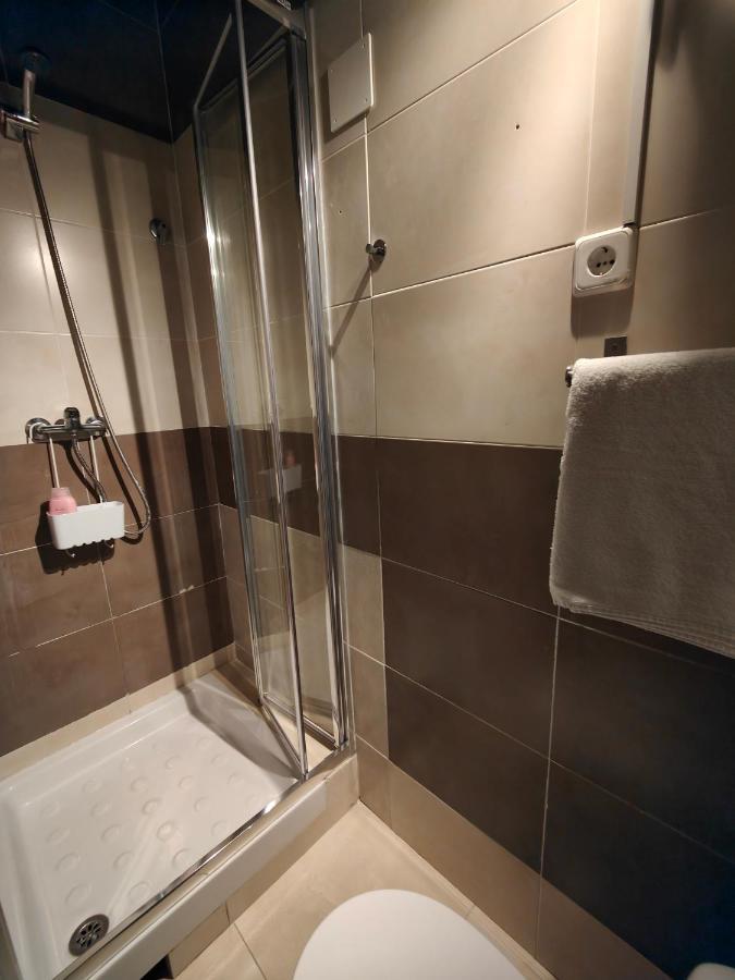 מדריד Single Rooms מראה חיצוני תמונה